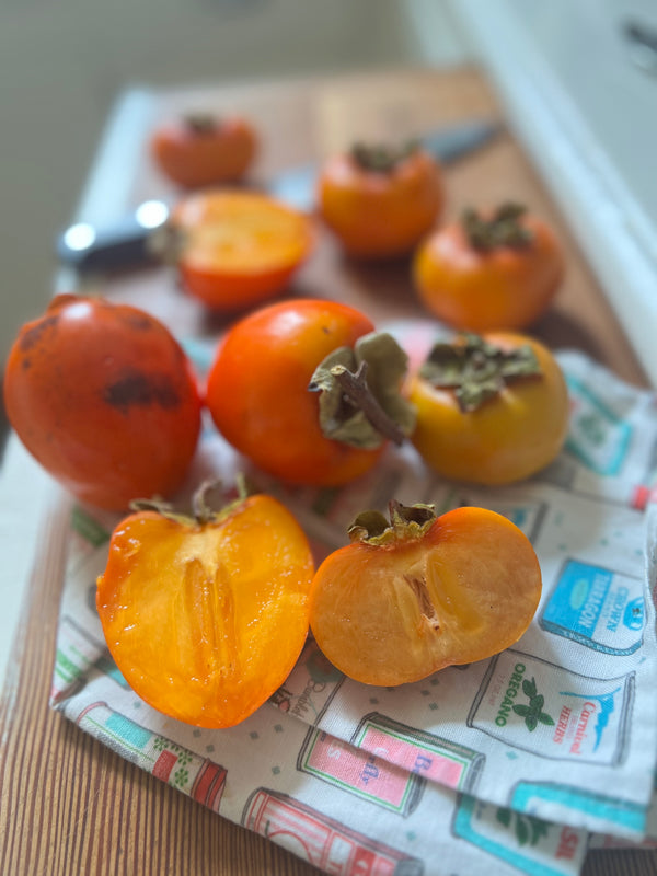 Differences Between the Two Types of Persimmons: Fuyu and Hachiya